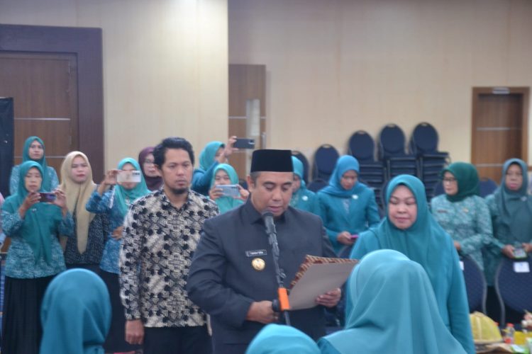 Bupati Maros Lantik Ketua TP-PKK, Bunda PAUD dan Literasi Se-Kabupten Maros, Tekankan Peran Strategis SDM
