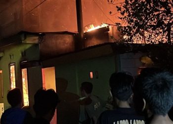 Respon Cepat Damkar Maros Padamkan Kebakaran di Permukiman Bontoa