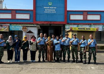 Sambut HUT ke-80 TNI AU, Personel Lanud Sultan Hasanuddin Gelar Aksi Bersih di Maros