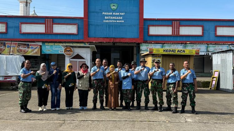 Sambut HUT ke-80 TNI AU, Personel Lanud Sultan Hasanuddin Gelar Aksi Bersih di Maros