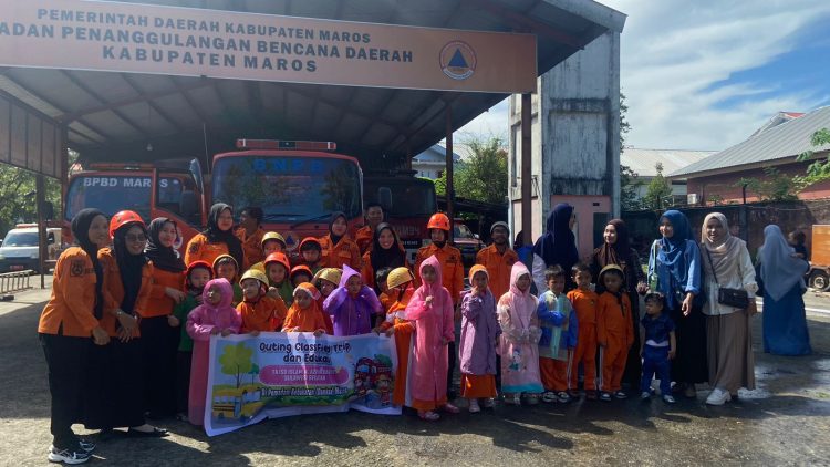 Edukasi Sejak Dini, Puluhan Siswa TK Islam Al-Azhar Cairo Sambangi BPBD Maros