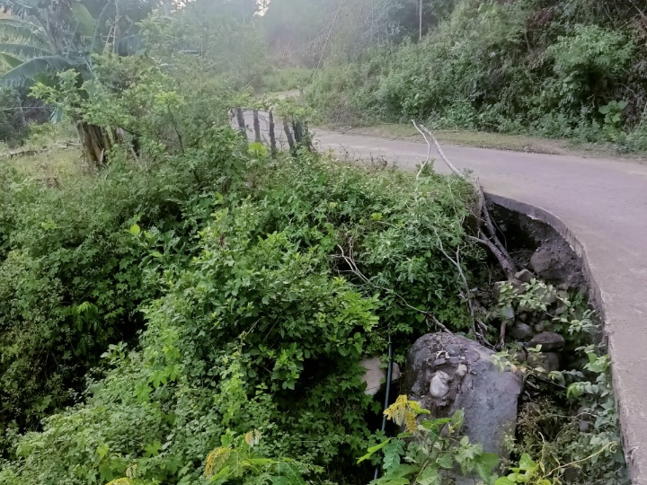Waspada! Jalan Beton “Menggantung” di Bonto Manurung Maros Ancam Keselamatan Warga