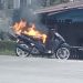 Motor Matic Ludes Terbakar di Perempatan Lampu Merah Turikale, Satu Keluarga Nyaris Jadi Korban