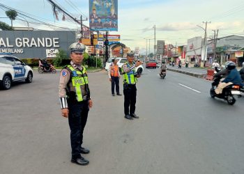 Urai Kemacetan Sore, Sat Lantas Polres Maros Siaga Di Titik Rawan 