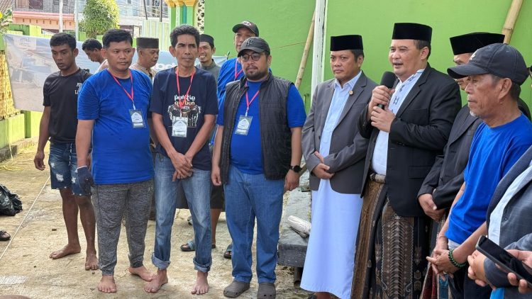 REKOR! Masjid Arrahim Regency Maros Sembelih 25 Ekor Sapi Kurban di Iduladha 1447 H