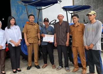 Dinas Pertanian Maros Serahkan Bantuan Traktor Roda 4, Didampingi Kejaksaan Negeri