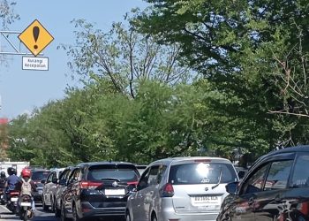 Biang Kerok Kemacetan di Jalan Perintis Kemerdekaan Daya: Warga Tuntut Evaluasi Amdal Lalin Sejumlah Usaha Komersial!