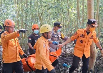 Geger! Pengepul Barang Bekas Asal Jombang Ditemukan Tewas Tergantung di Pohon Bakau Maros