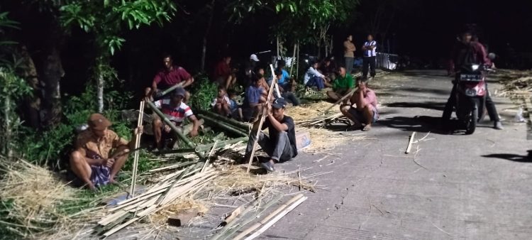 Mantapkan Persiapan HKG PKK Ke-54, Warga Bontomanurung Maros Rela Begadang Percantik Kampung