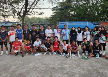 Genjot Persiapan Porprov, PSTI Maros Serahkan Bantuan Perlengkapan Latihan ke Atlet Sepak Takraw