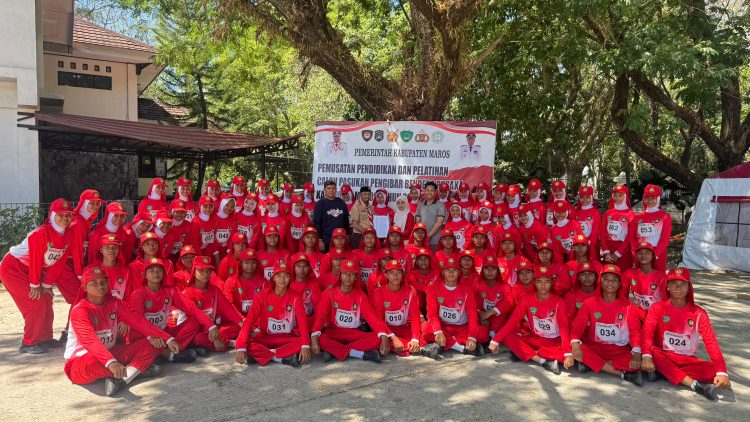 Bentuk Apresiasi dan Perlindungan Generasi Muda, Pemkab Maros Serahkan Kepesertaan BPJS untuk Paskibraka
