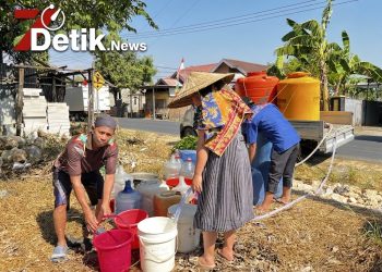 PDAM Tirta Bantimurung Maros Siagakan Tangki Air Hingga Dini Hari, Bantu Warga Mandai yang Terdampak Kekeringan IPA Pattontongang