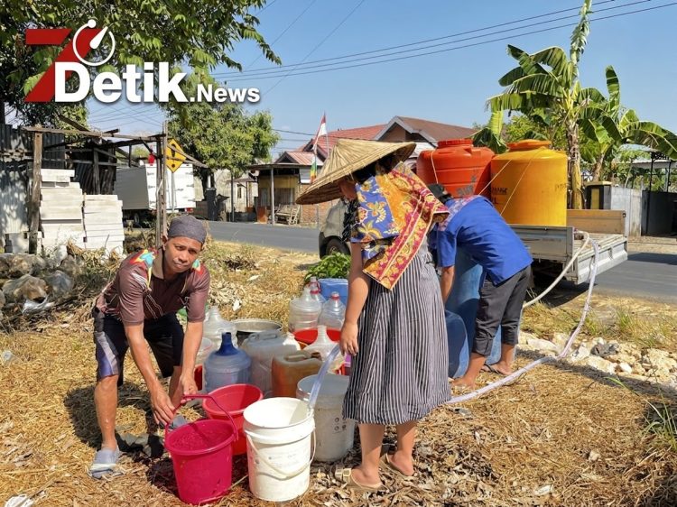 PDAM Tirta Bantimurung Maros Siagakan Tangki Air Hingga Dini Hari, Bantu Warga Mandai yang Terdampak Kekeringan IPA Pattontongang