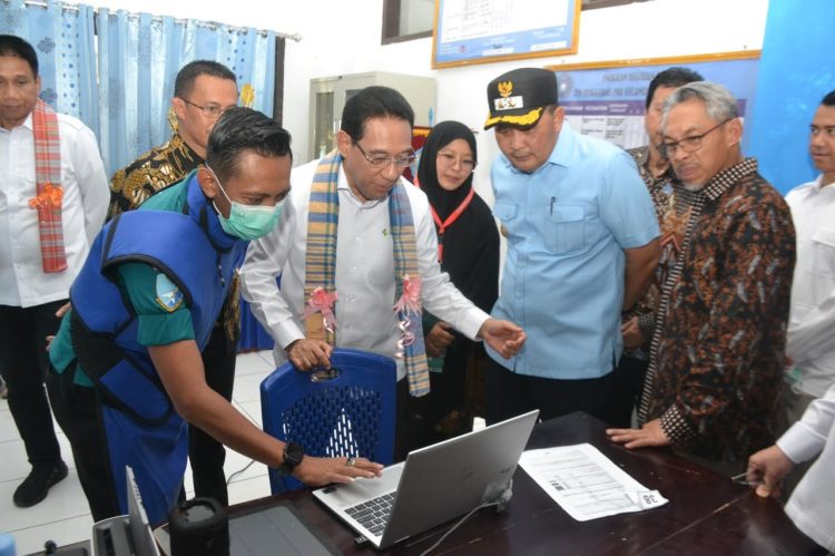 Dukung Eliminasi TBC 2030, Pemkab Maros Gelar Tracing Terintegrasi Bersama Wamenkes dan Wamendagri