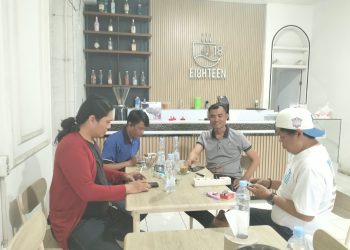 Perkuat Sinergitas, Aiptu Raslin Satlantas Polres Maros Ngopi Bareng Awak Media