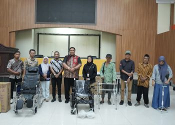 Bupati Maros dan Kemensos RI Salurkan Bantuan Atensi untuk Penyandang Disabilitas dan Kelompok Rentan