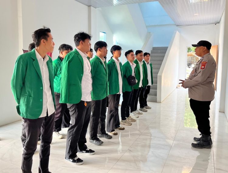 Polsek Mandai Sambut 17 Mahasiswa UIN Alauddin Makassar, Siap Beri Pengalaman Nyata Tugas Kepolisian