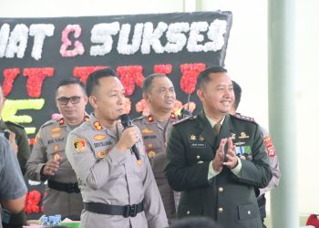 Wujud Sinergitas Tanpa Batas, Kapolres Maros Beri Kejutan Spesial HUT ke-81 TNI di Makodim 1422/Maros